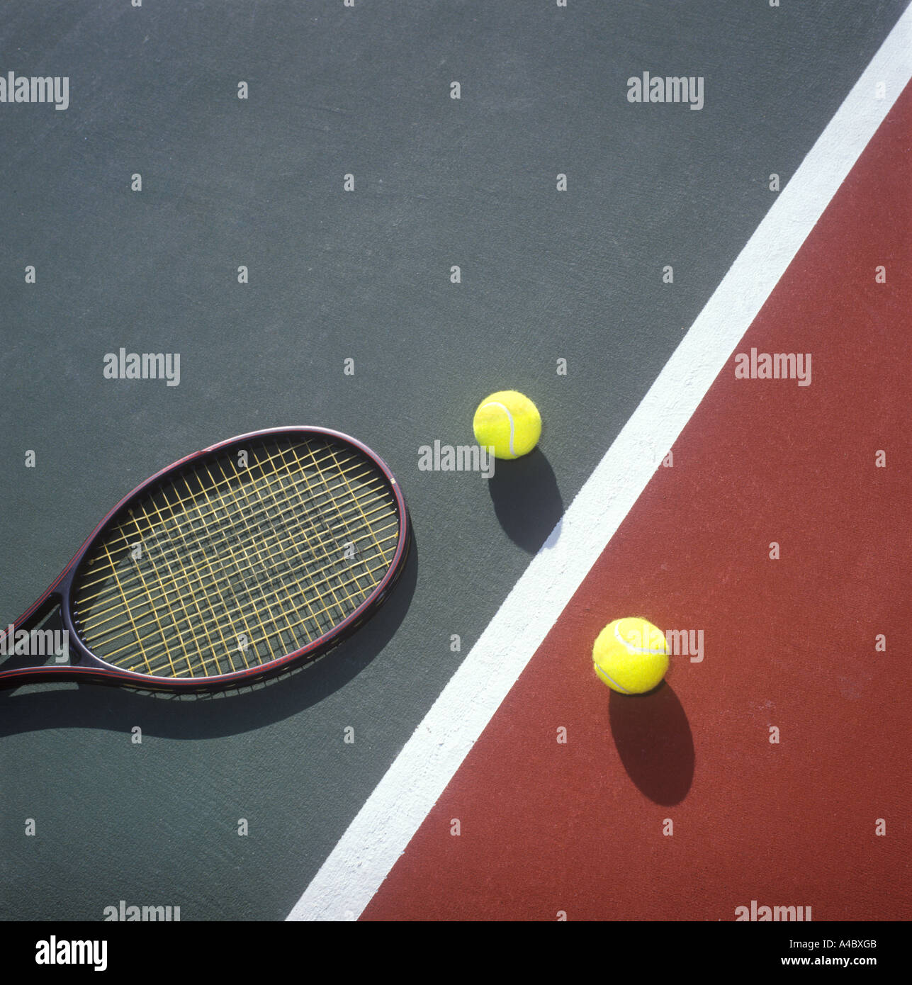 Tennis racquet outside hi-res stock photography and images - Alamy