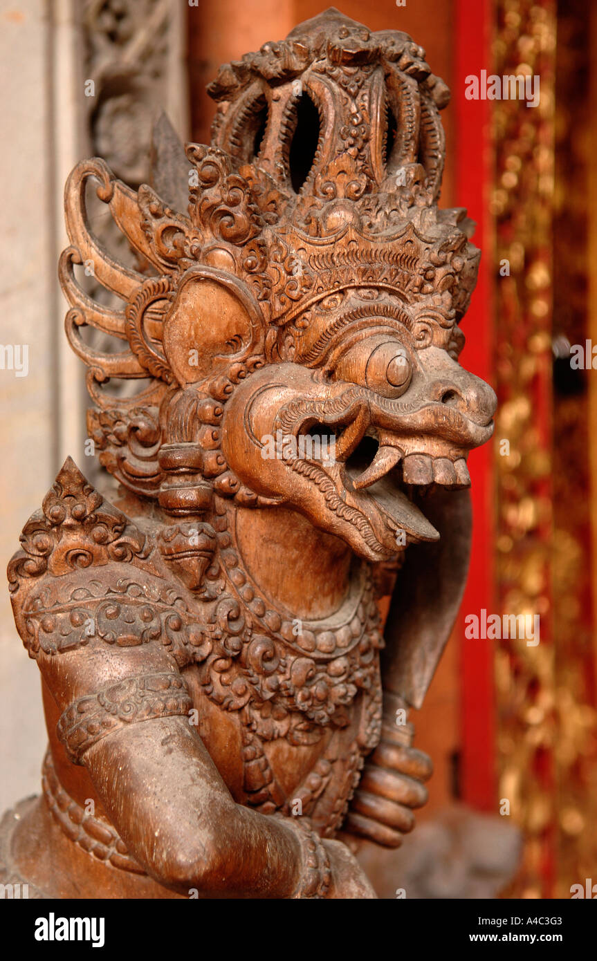 Balinese wood carving, statue, Ubud Royal Palace Bali Indonesia Stock Photo  - Alamy