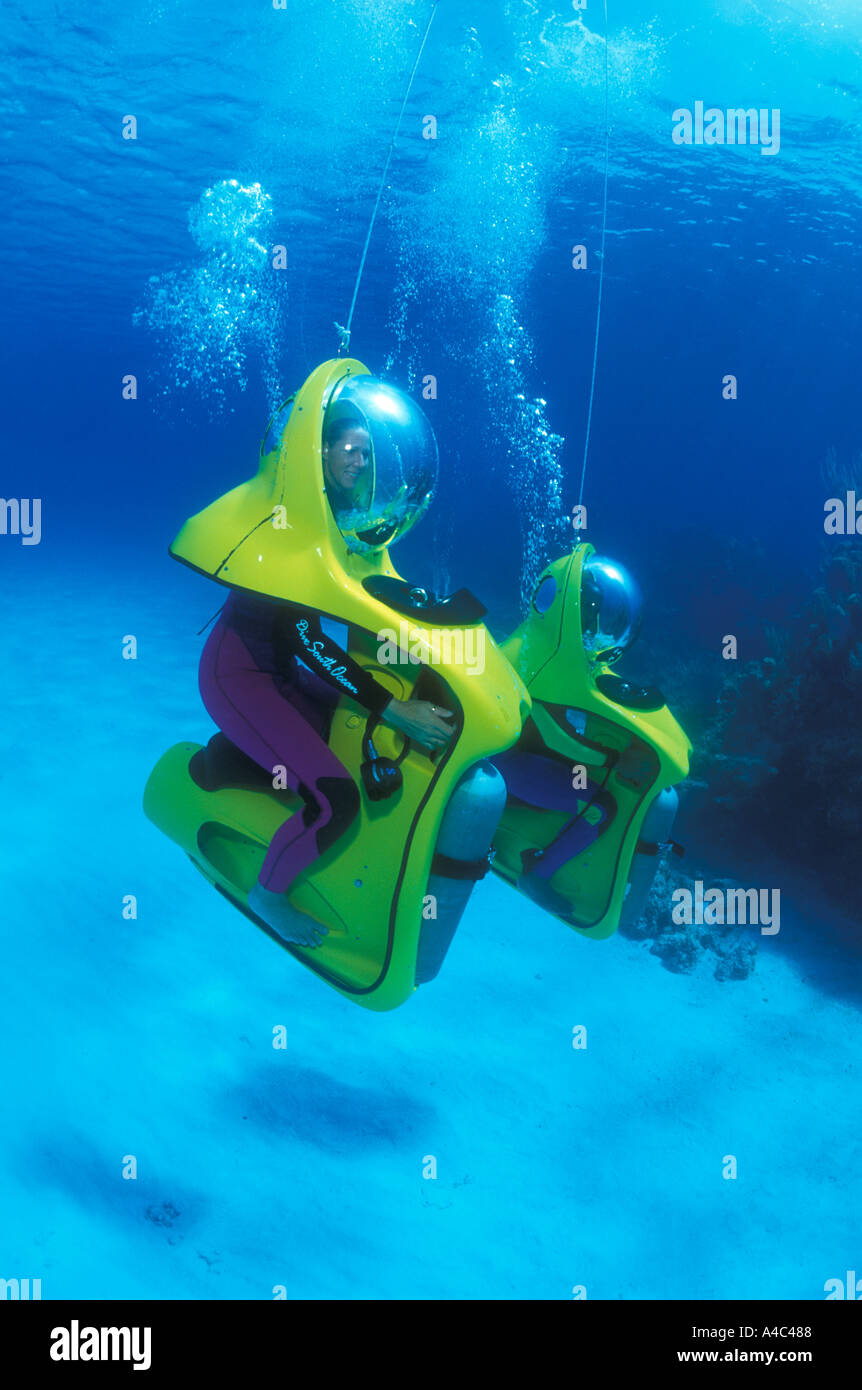 Indflydelsesrig Monumental Uventet Underwater scooter bob hi-res stock photography and images - Alamy