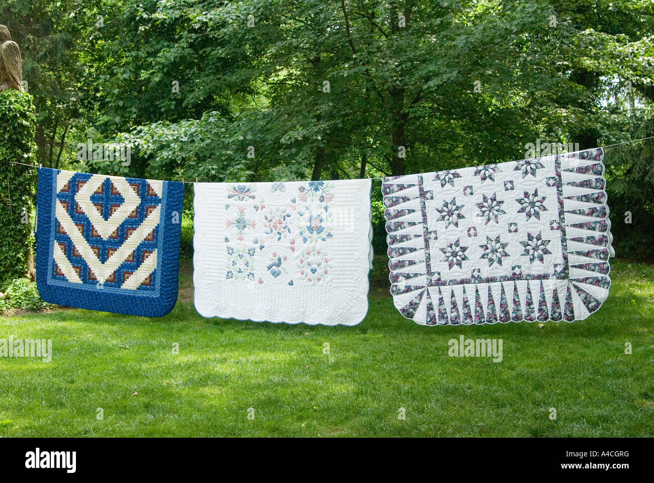 Amish quilts hi-res stock photography and images - Alamy