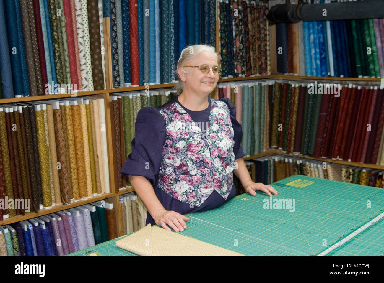 Quilt shop owner, Lancaster County, Pennsylvania Stock Photo Alamy