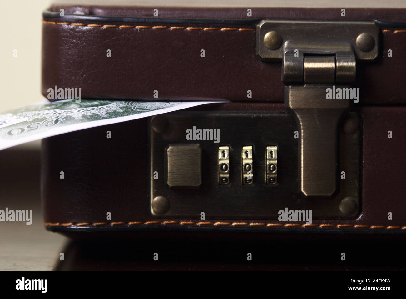 Briefcase money pound hires stock photography and images Alamy