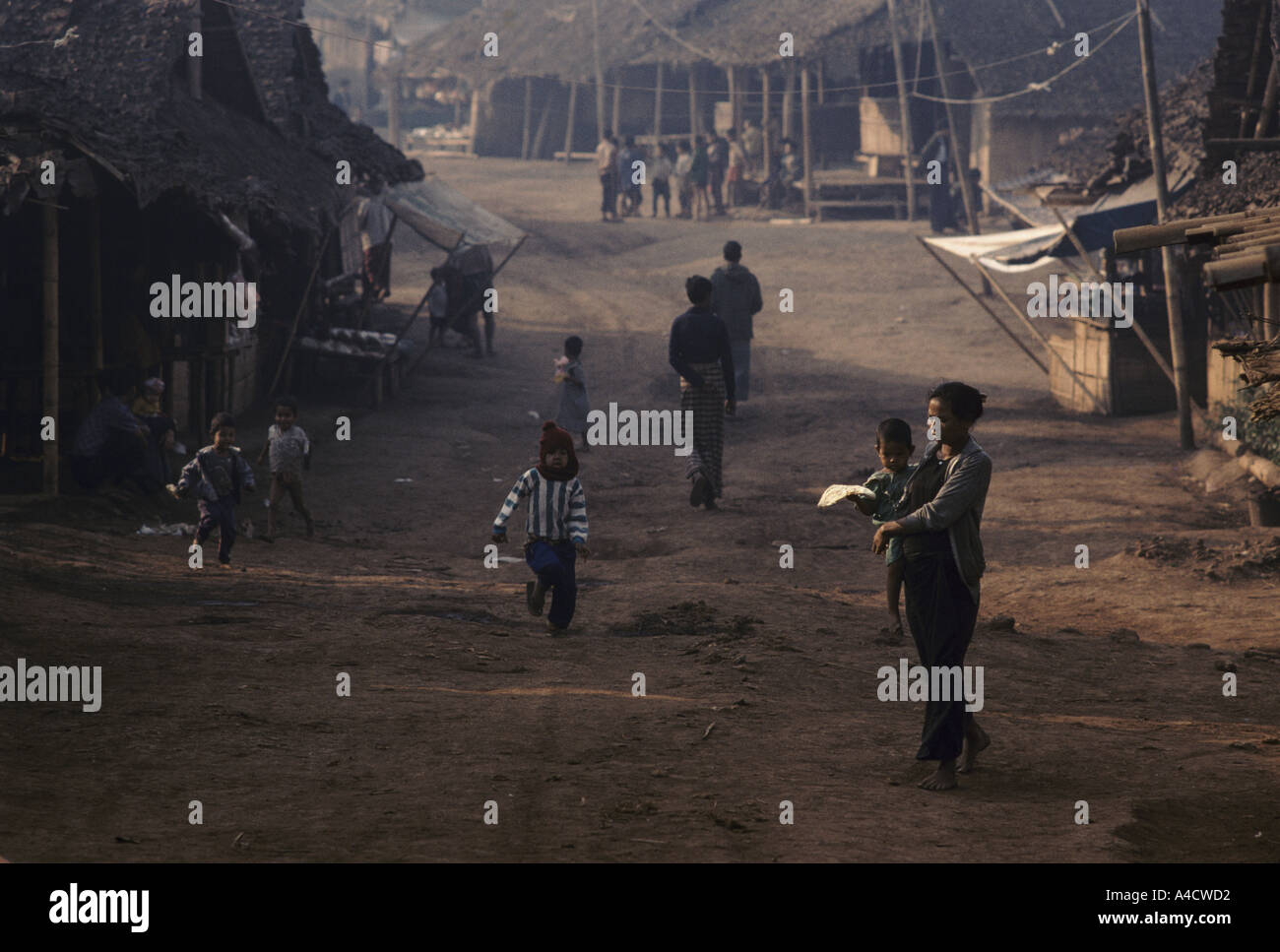 Tha Wattaw displaced persons camp Karen State, Burma 1992:  The camp has housed 500 displaced Karen families for two years Stock Photo