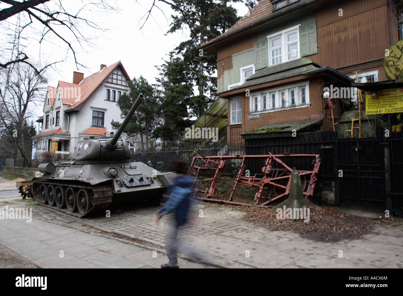 POLAND, SOPOT, 26.12.2006. Tank T34 in front of Villa Bekin Stock Photo