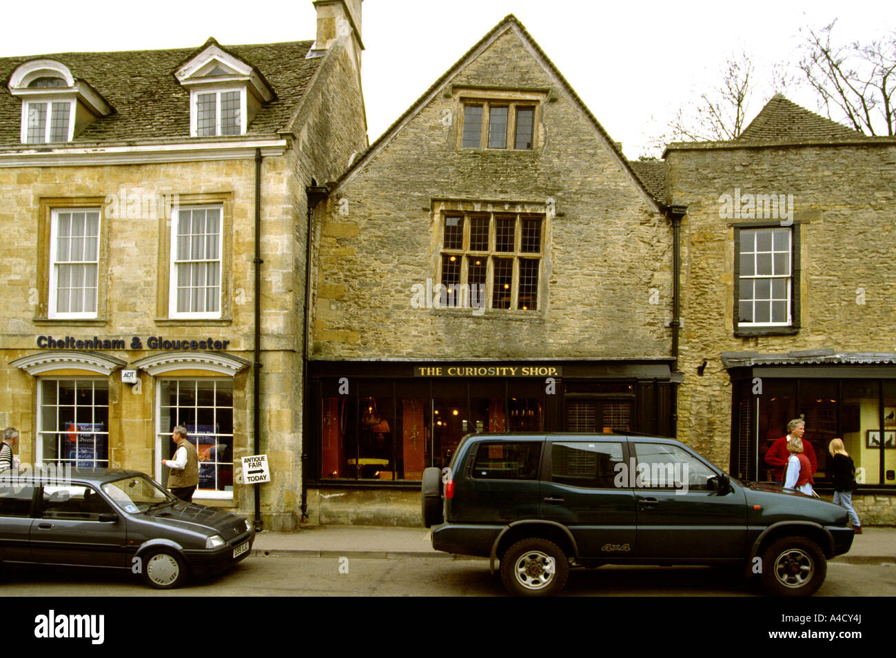 UK Gloucestershire Stow on the Wold the leaning Curiosity Shop Stock Photo