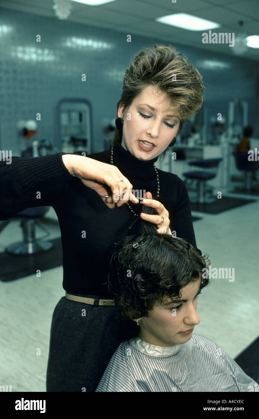 Lori Ewig,  hairdresser cutting hair, Canonsburg,  Pennsylvania, USA, 1984 Stock Photo