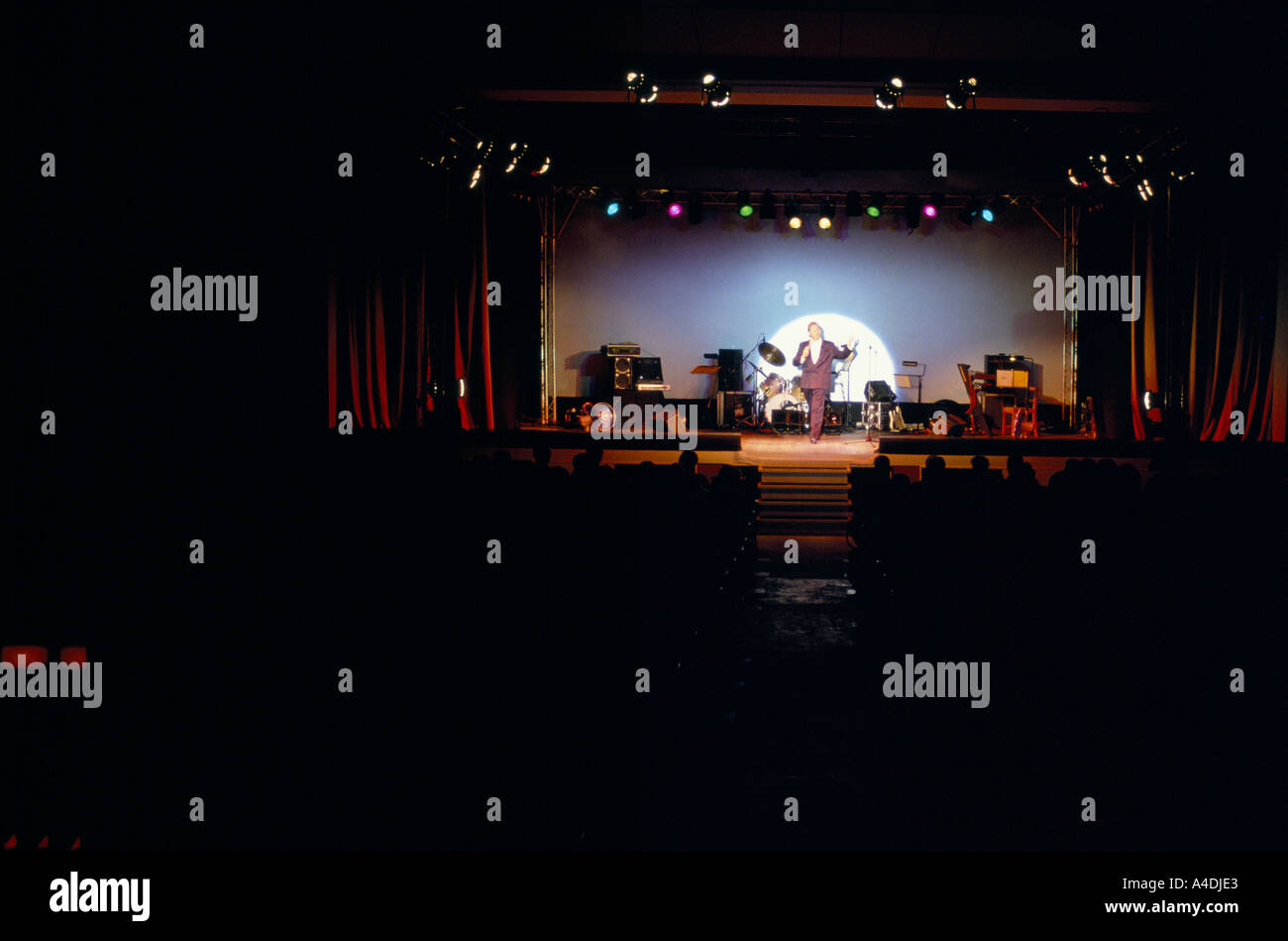 Comedian Tom Hutton on stage 1992 Stock Photo