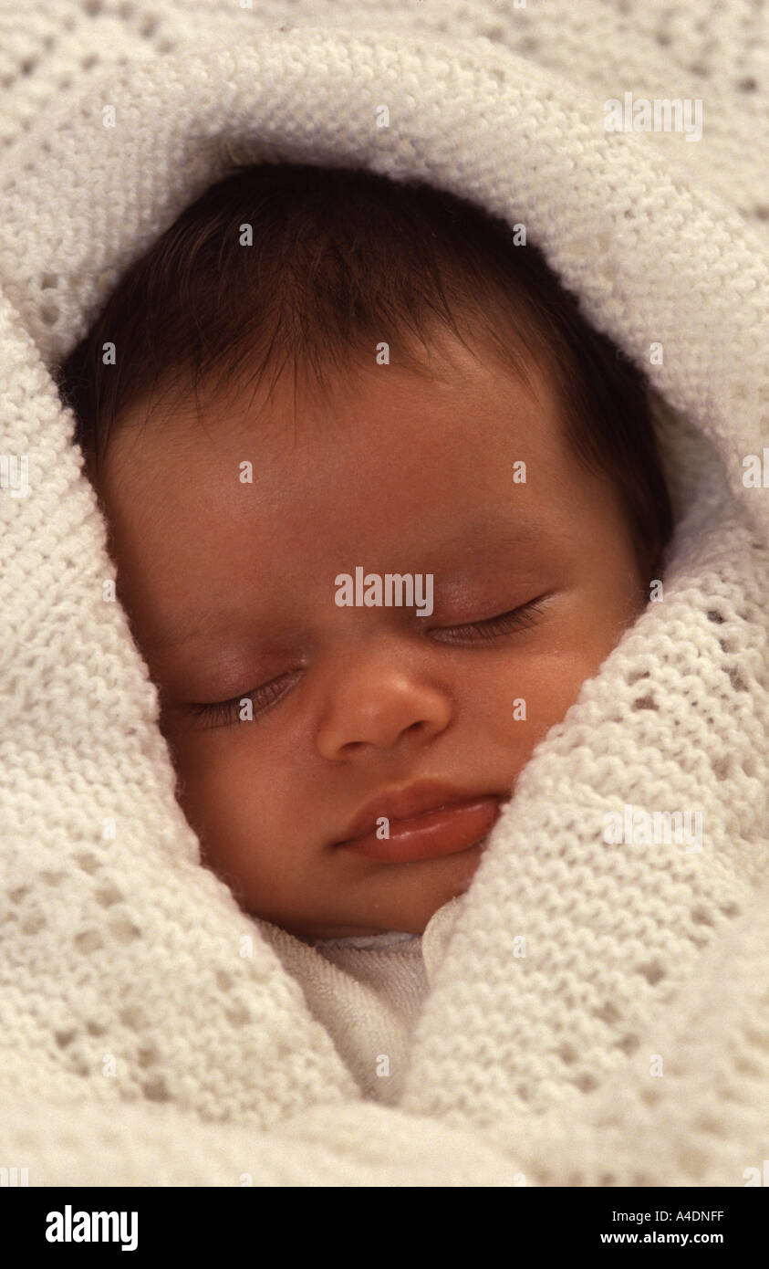 Newborn shawl 2025