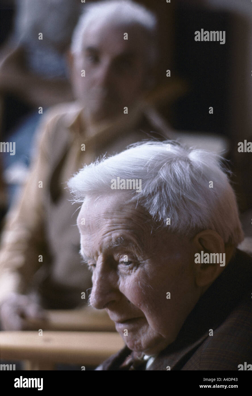 Old man with white hair hi-res stock photography and images - Alamy