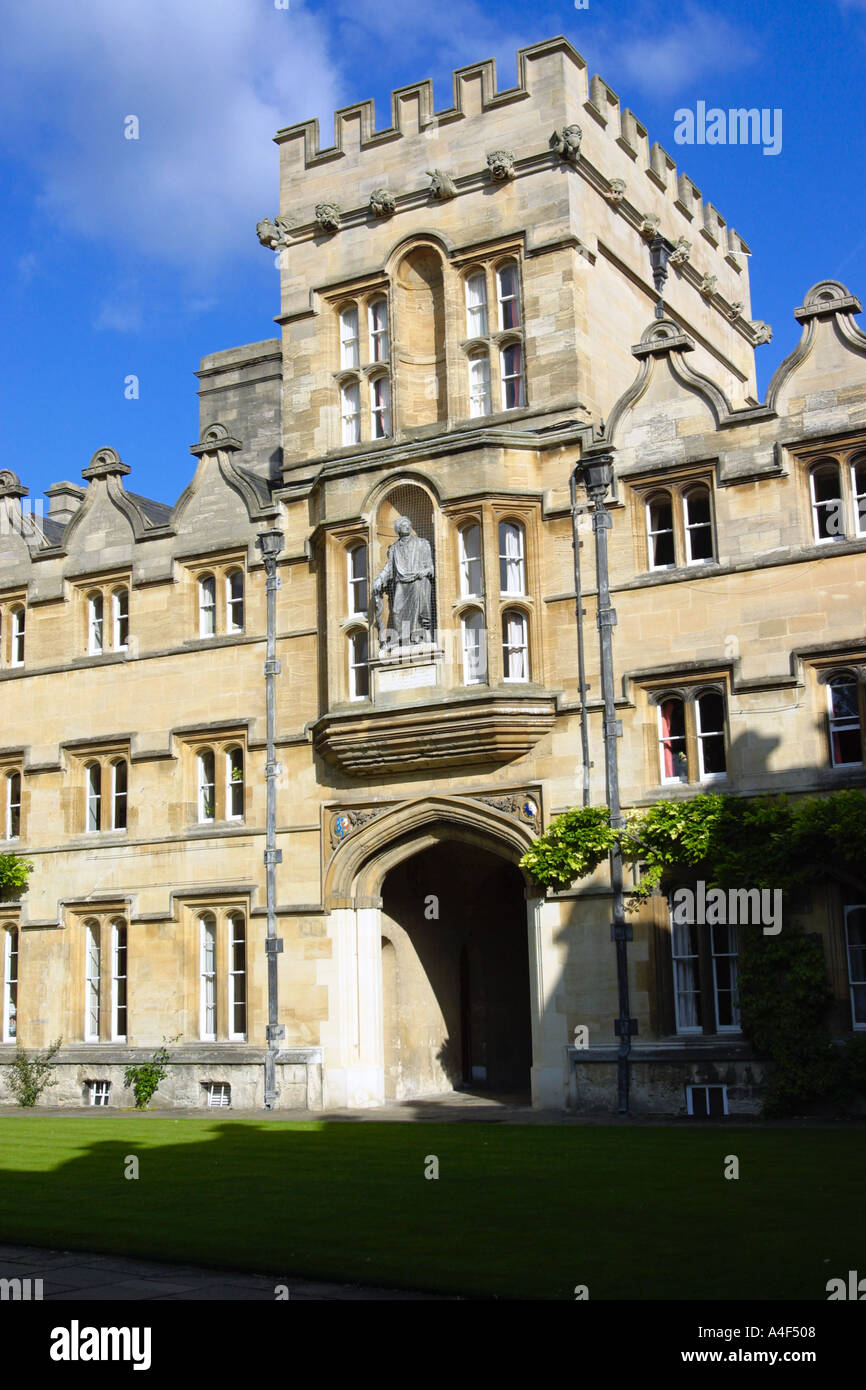 Radcliffe quad hires stock photography and images Alamy