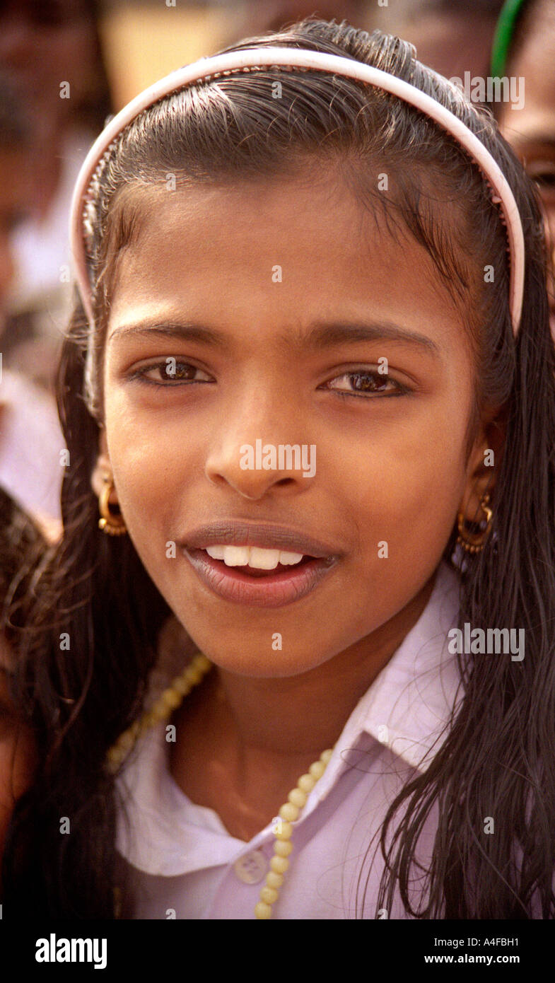 Indian schoolgirl hi-res stock photography and images - Alamy