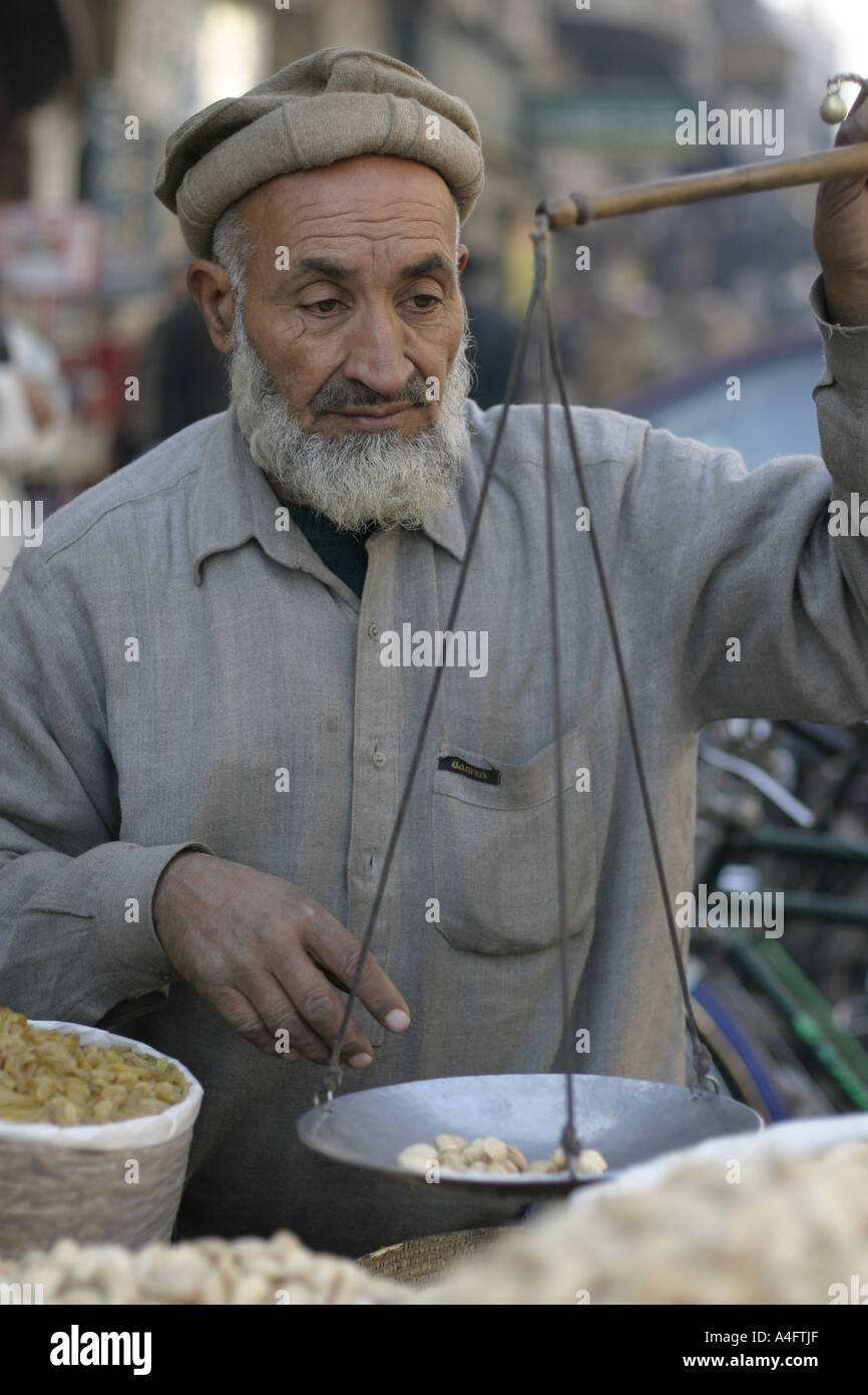 Asia pakistan elderly man hi-res stock photography and images - Alamy