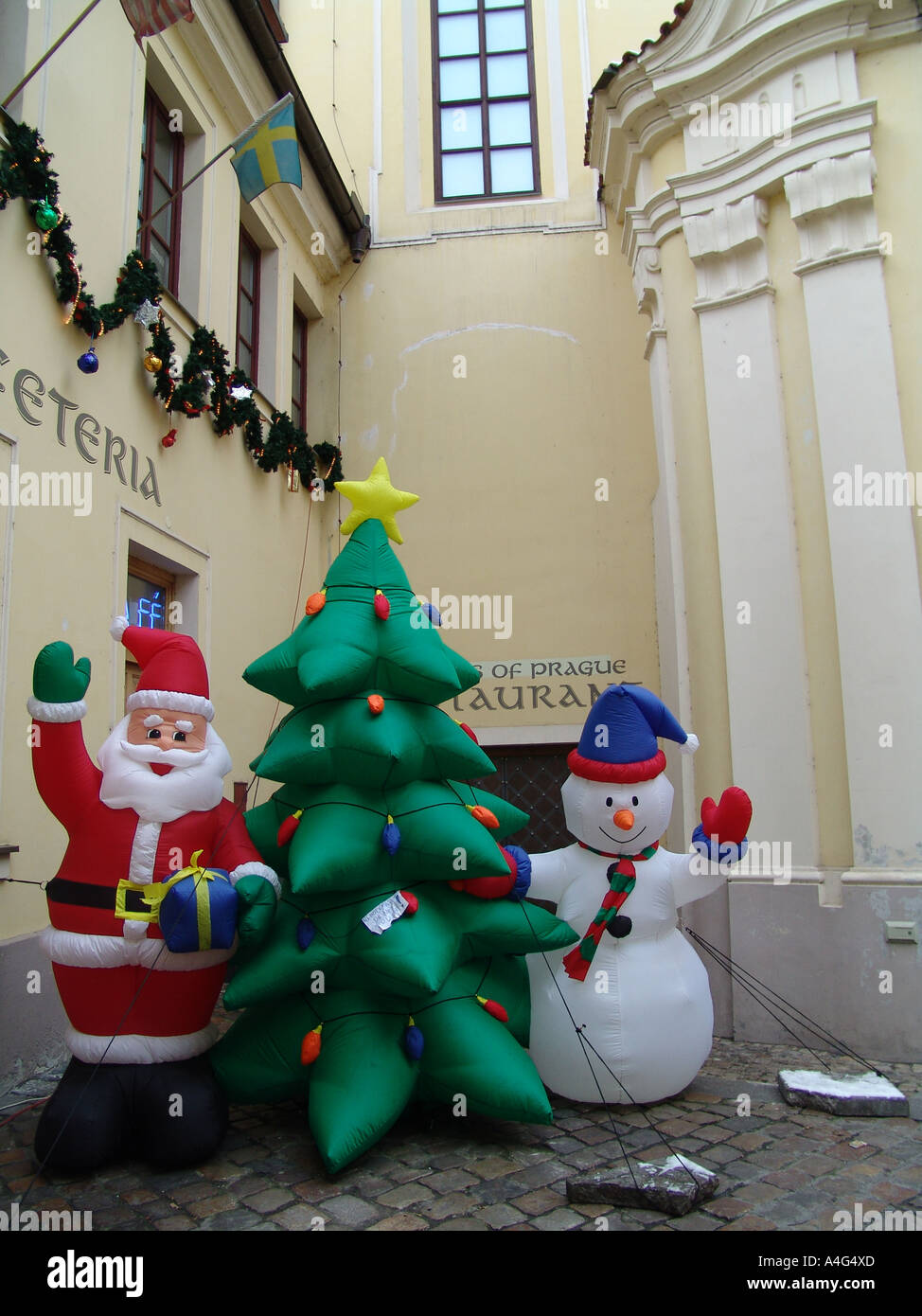 Inflatable Father Christmas, Snowman and Christmas tree, Starometska