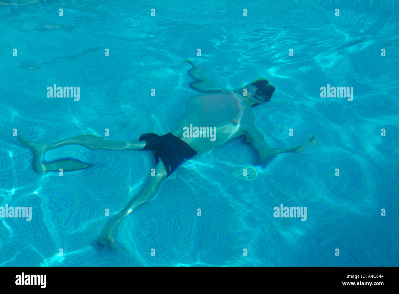 Pretend dead hires stock photography and images Alamy