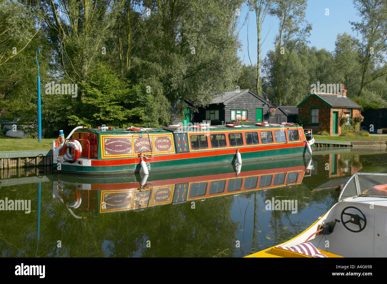 narrow boat at papermill lock essex england Stock Photo Alamy