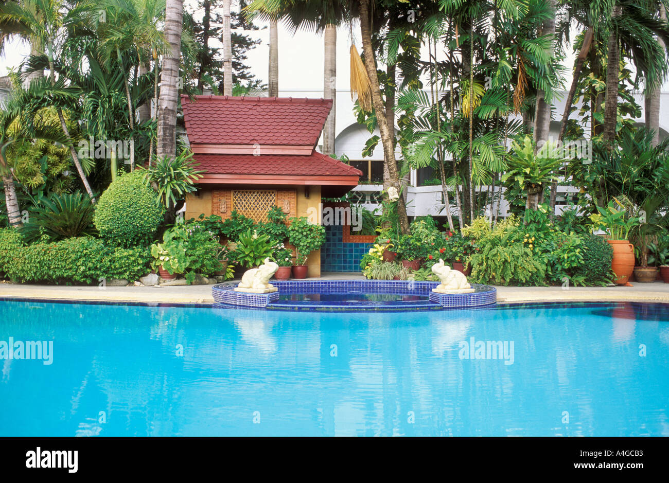 Empty swimming pool resort hi-res stock photography and images - Alamy