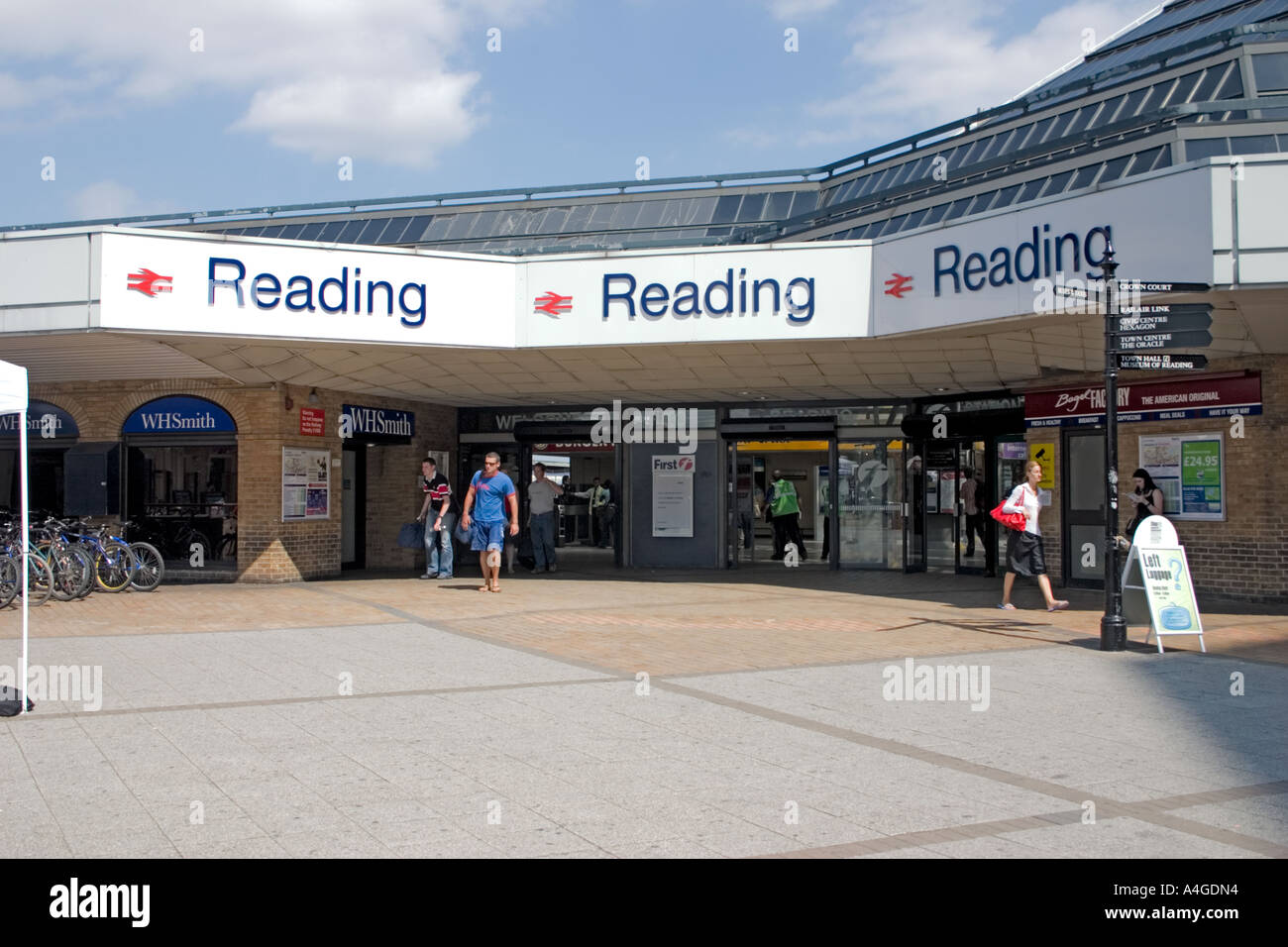 Reading Train Station Entrance Stock Photo Alamy reading-train-station-entrance-stock-photo-alamy