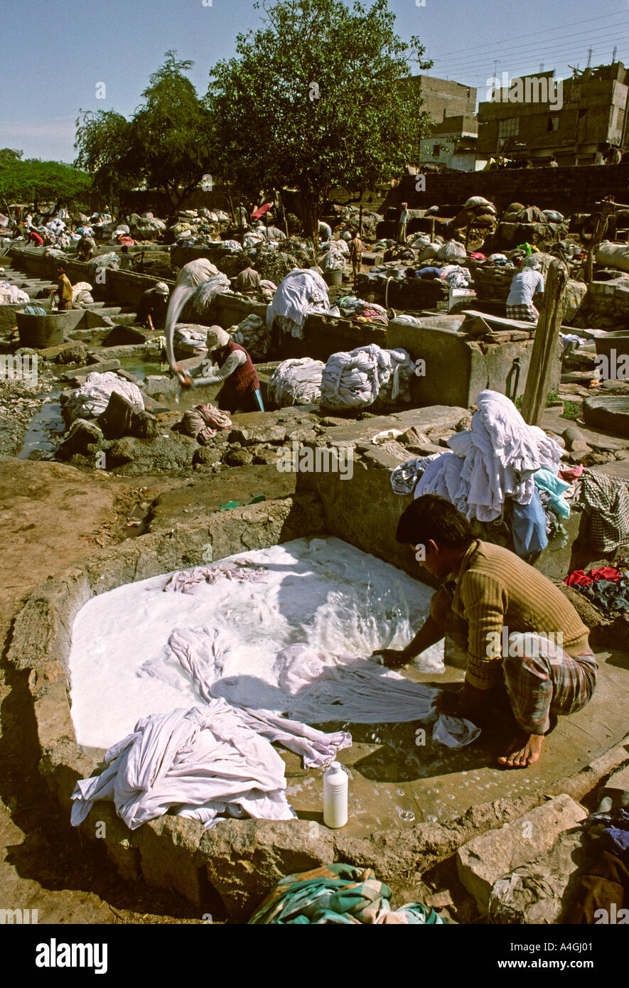 Pakistan Sind Karachi washermen at Dhobi Ghat laundry area Stock Photo