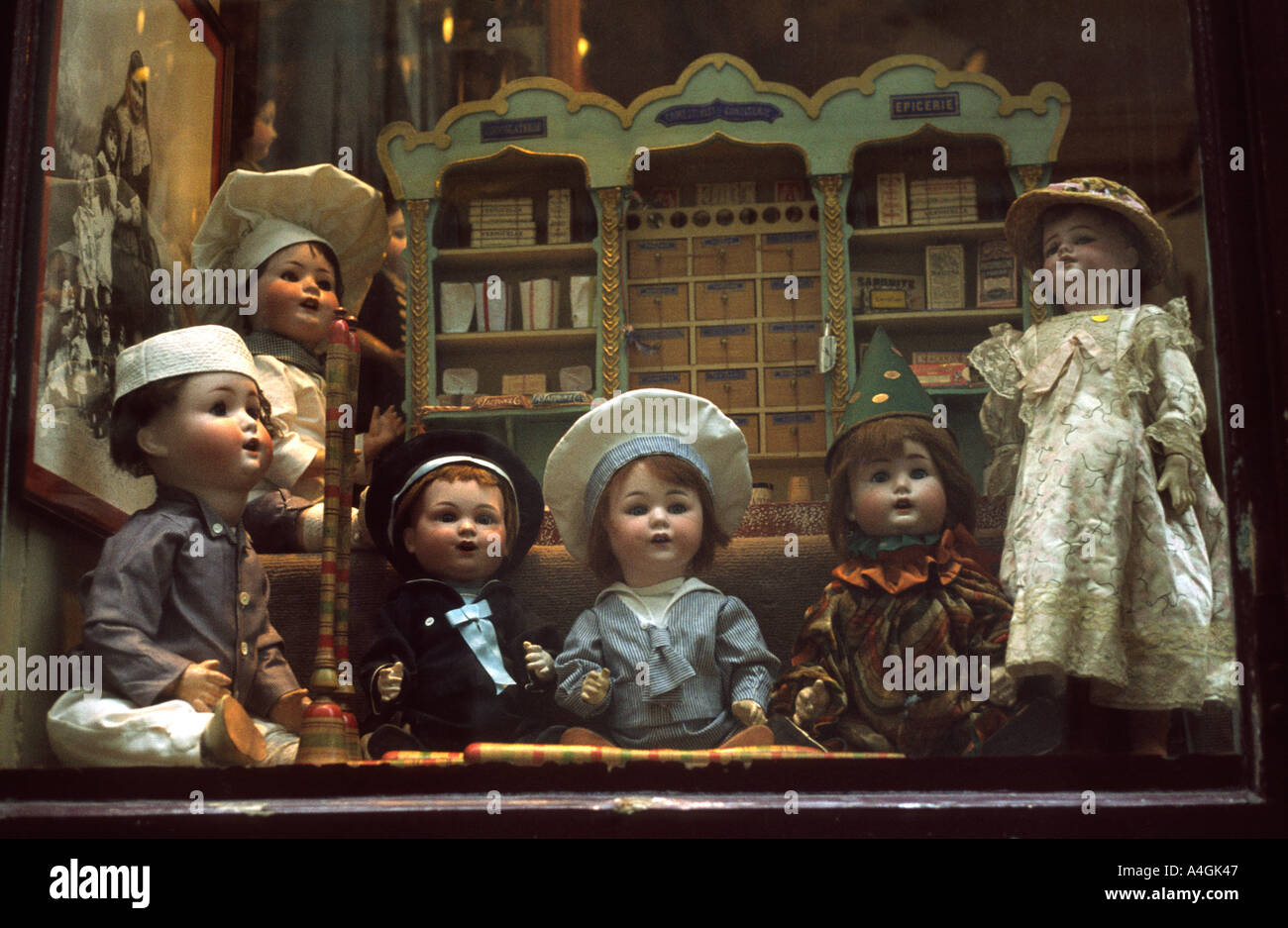 Louis VUITTON - Toy Store circa 1970 - Rare doll sombrer…