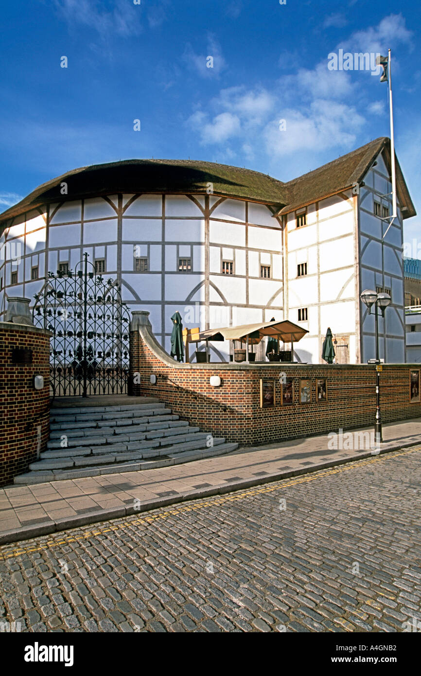 Shakespeare's Globe theatre on the south bank of the Thames river in London. This image was previously available as image A9095E Stock Photo