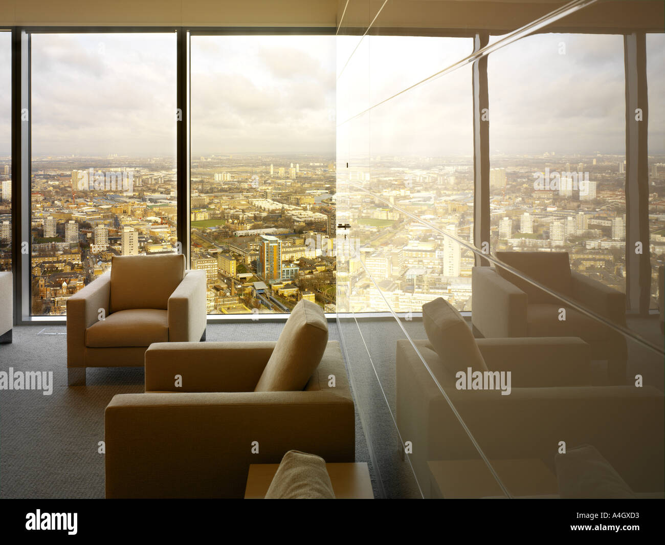 Barclays canary wharf and lobby hi-res stock photography and images - Alamy
