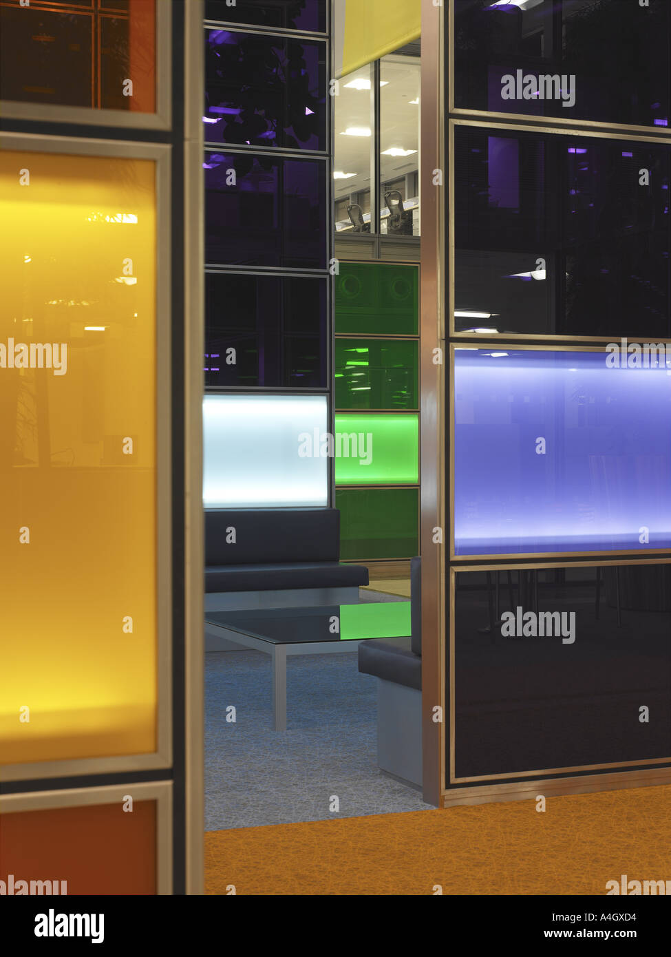 Barclays canary wharf interior hi-res stock photography and images - Alamy