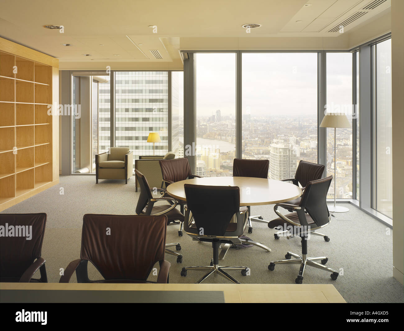 Barclays canary wharf interior hi-res stock photography and images - Alamy