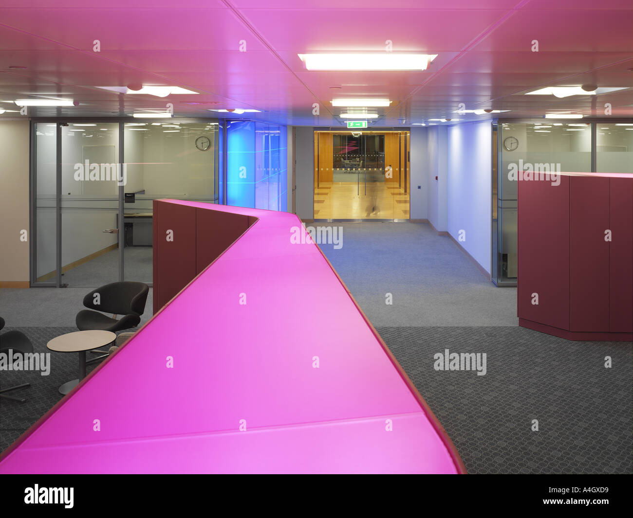 Barclays canary wharf interior hi-res stock photography and images - Alamy