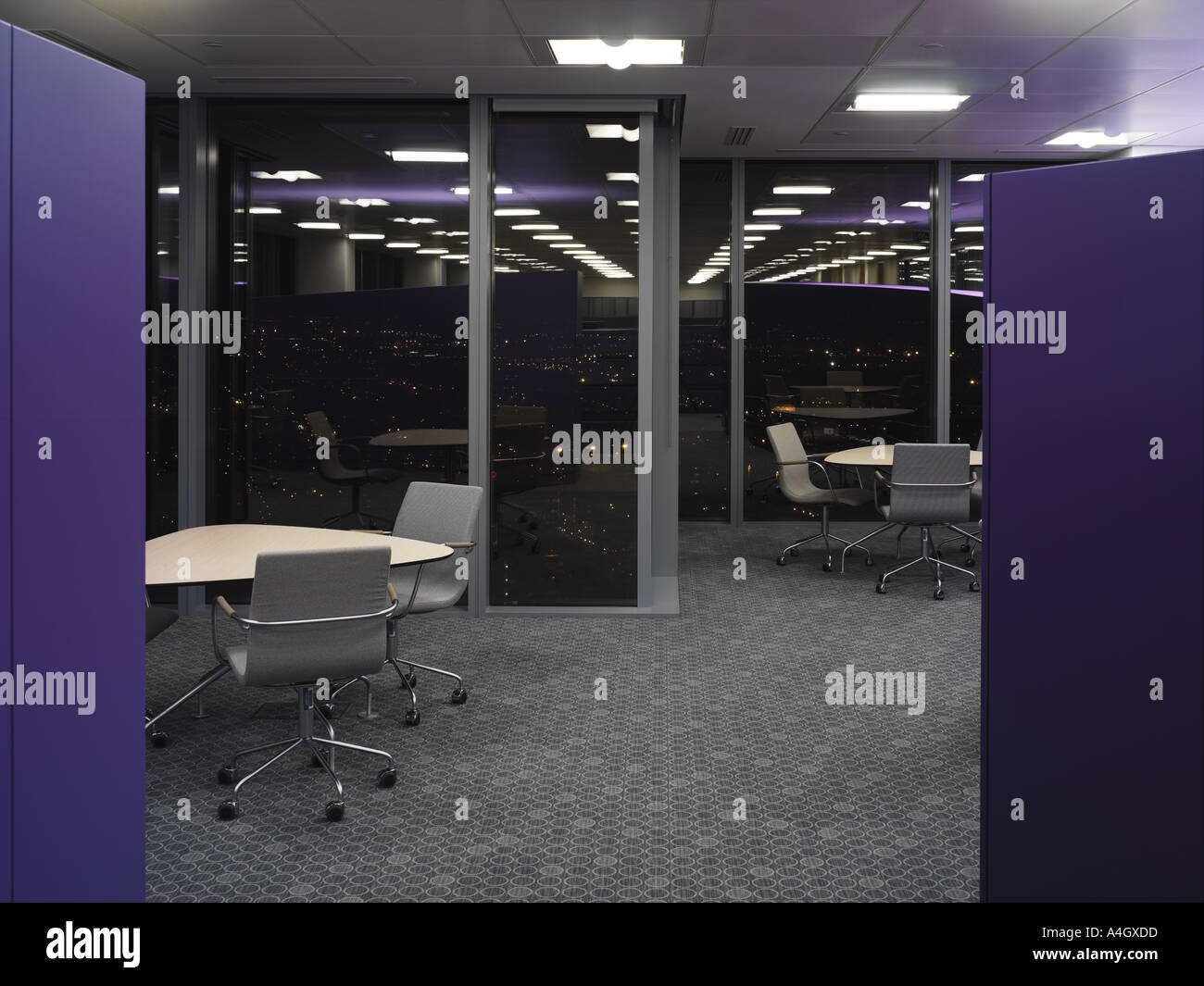 Interior view canary wharf hi-res stock photography and images - Alamy