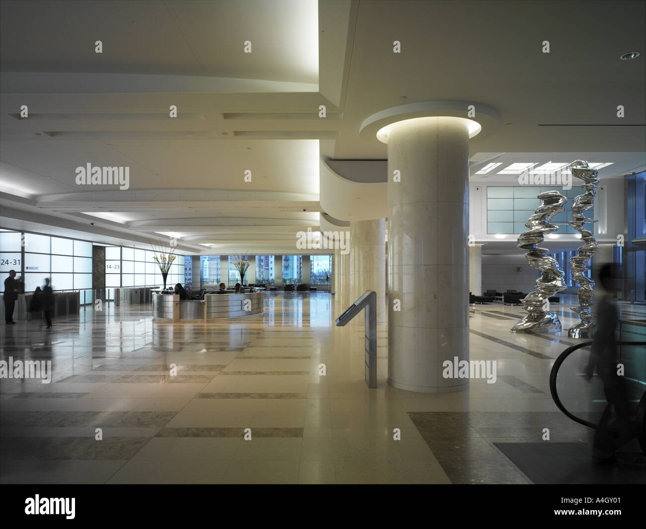 Barclays canary wharf interior hi-res stock photography and images - Alamy