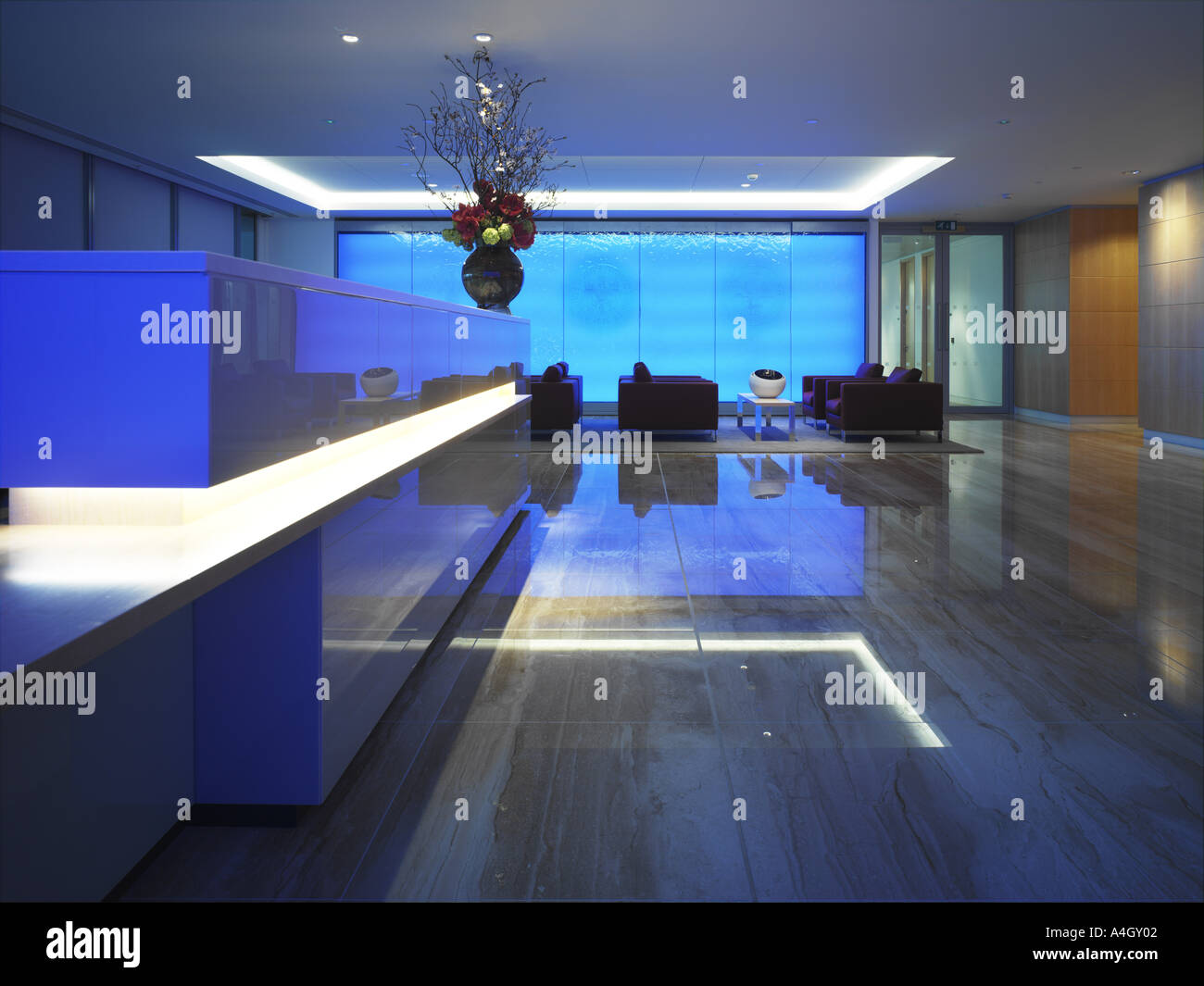Barclays canary wharf interior hi-res stock photography and images - Alamy