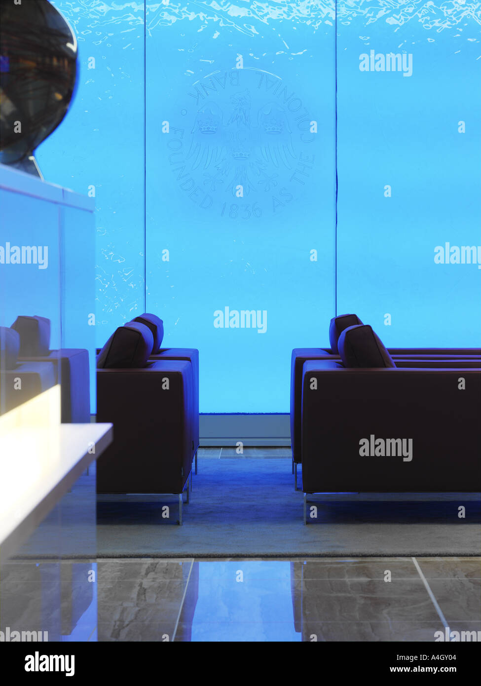 Barclays canary wharf and lobby hi-res stock photography and images - Alamy