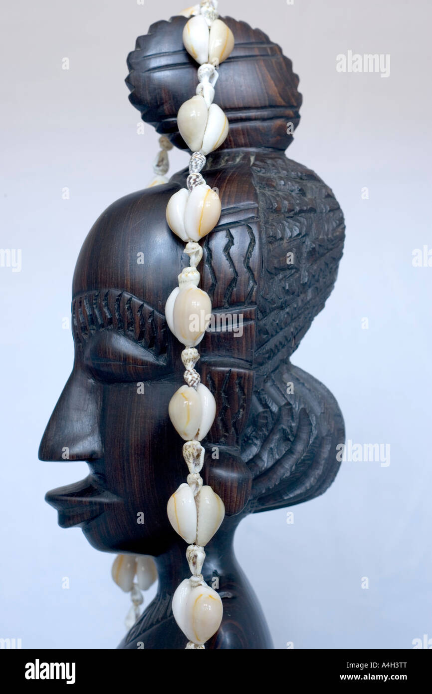 African wood sculpture hi-res stock photography and images - Alamy