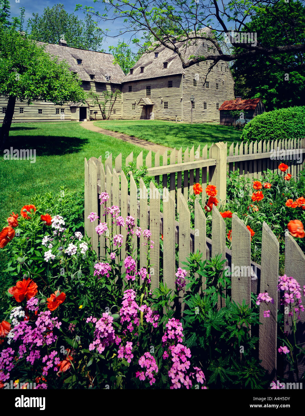 18th century farm usa hi-res stock photography and images - Alamy