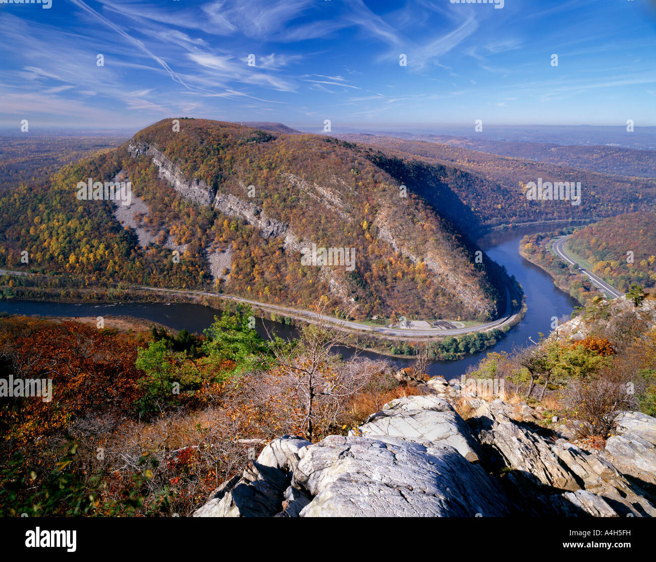 Autumn view of Delaware Water Gap & Delware River Viewed From Mt ...