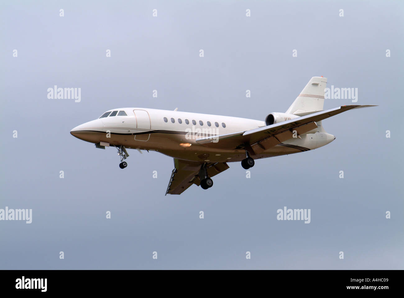 Dassault Falcon 2000 on finals at 2004 Farnborough Airshow England Stock Photo