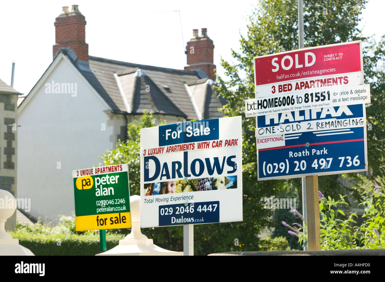 House For Sale Signs Uk High Resolution Stock Photography and Images