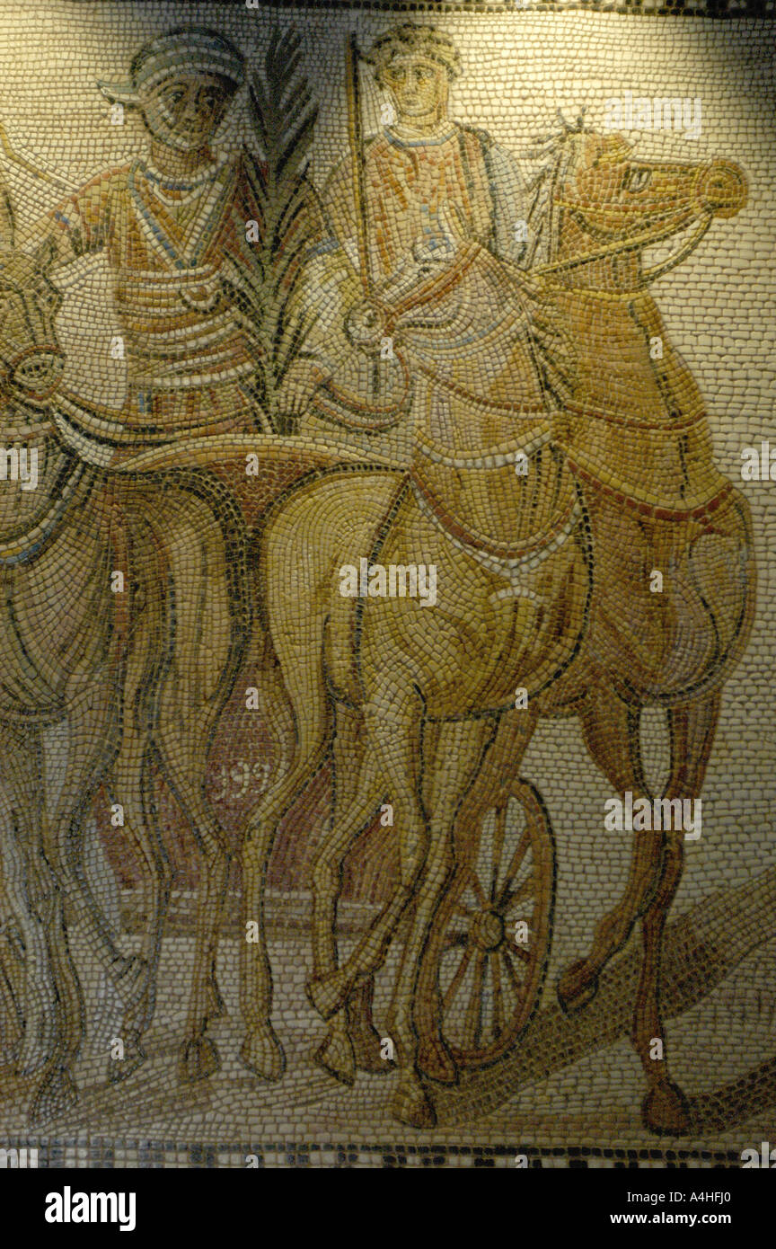 Roman horse carriage hi-res stock photography and images - Alamy