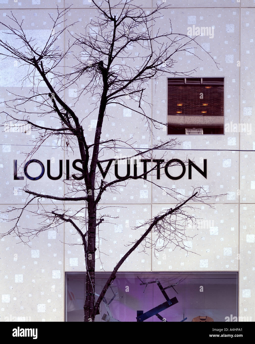 The new Louis Vuitton Ginza building by Jun Aoki is like a trippy