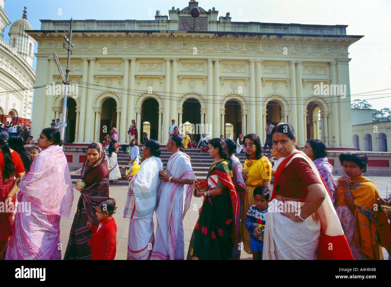 kolkata India Dakshineshwar Kali Temple Worshippers Queuing Stock Photo