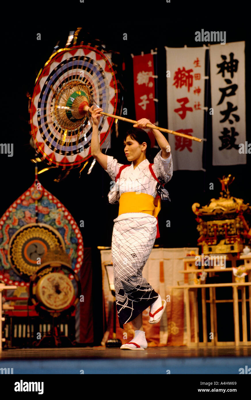 Porno tungi koylak kiygan qiz