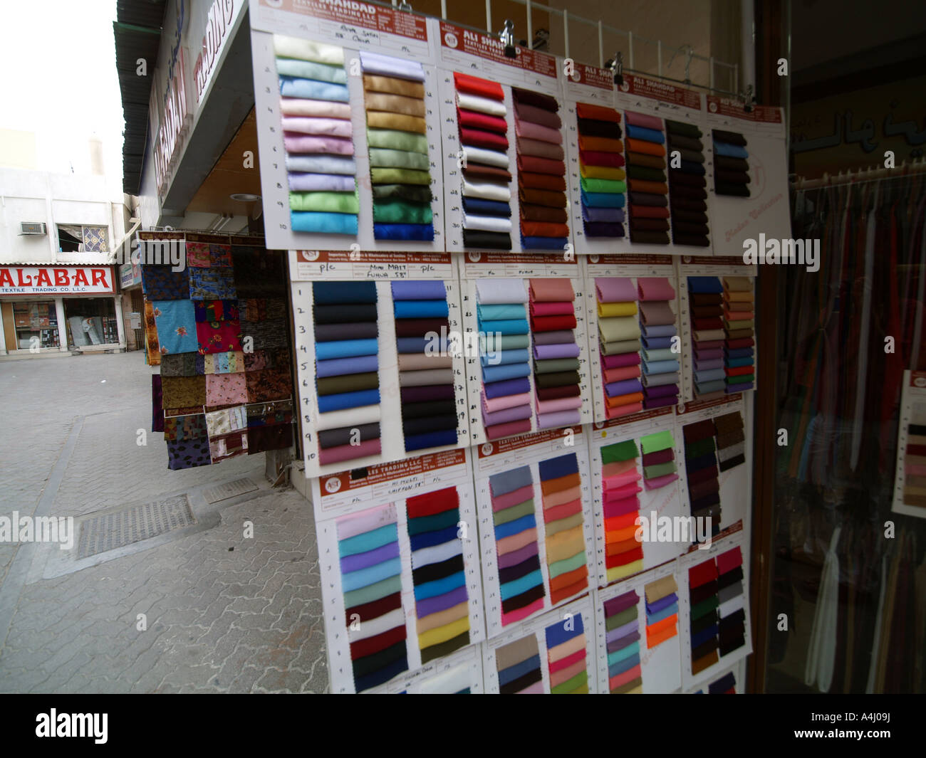 Dubai, Bur Dubai, textile souk, textile market Stock Photo Alamy