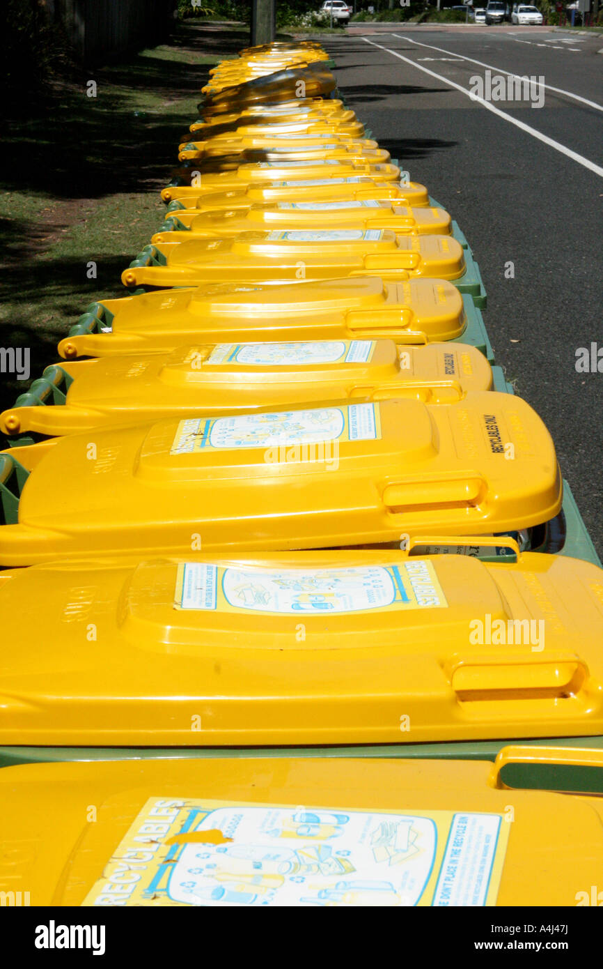 Wheelie bins on the side of the road hi-res stock photography and ...