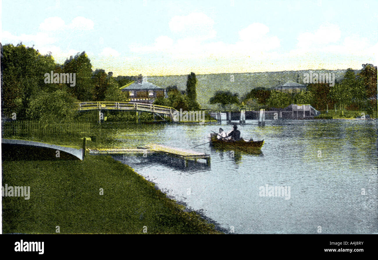 Marlow Lock, Buckinghamshire, 20th Century. Artist: Unknown Stock Photo