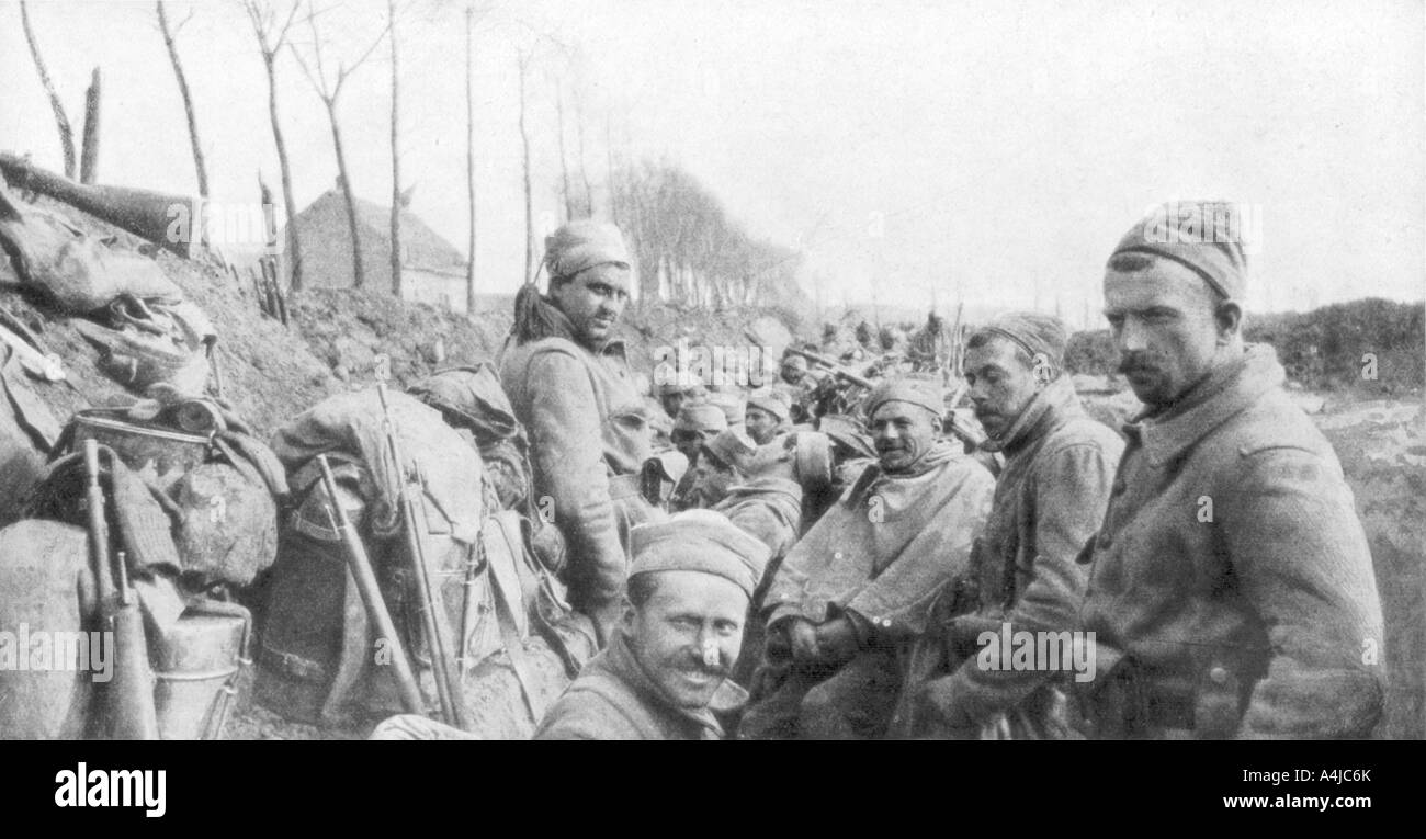 Soldiers of a French Zouave regiment between Lizarne and Boesinghe