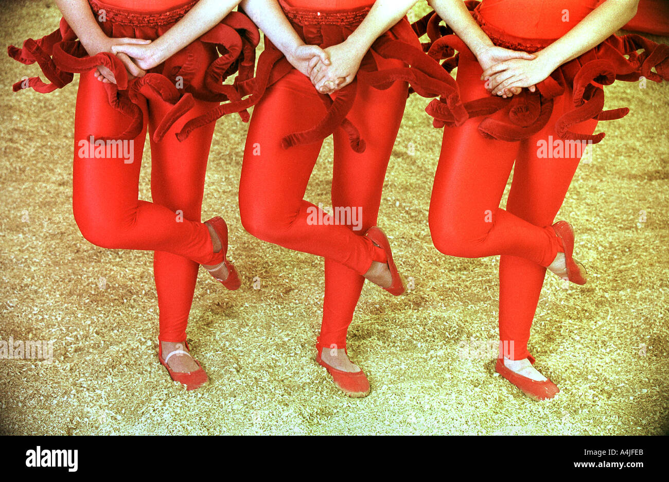 GIFFORDS CIRCUS IN REHEARSAL AND PERFORMING AT SEVERN SPRINGS NEAR
