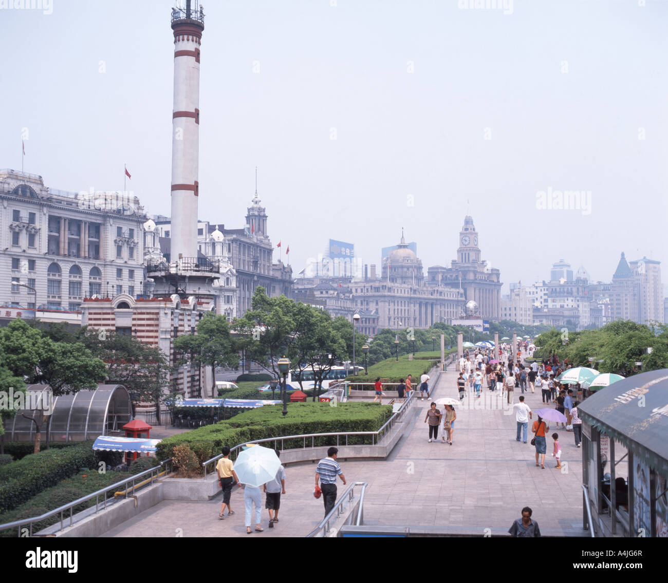 Riverfront promenade, The Bund, Jiangsu, Shanghai, People's Republic of China Stock Photo