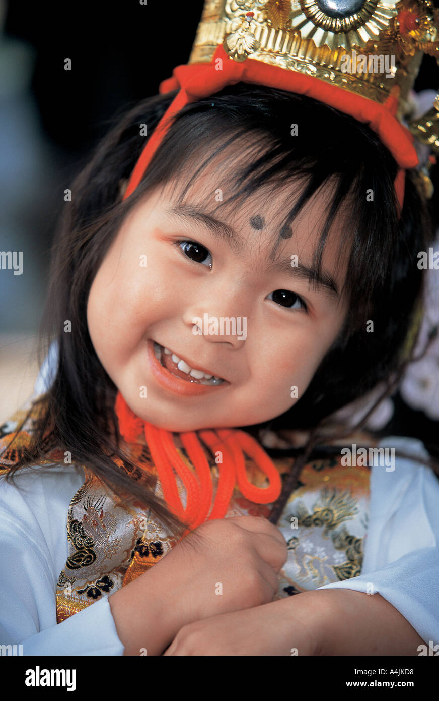 little girl.gr GR 076 Little Japanese girl at the dressed up at the Ochigosan Festival in  Azabu Juban Tokyo Japan Stock Photo - Alamy