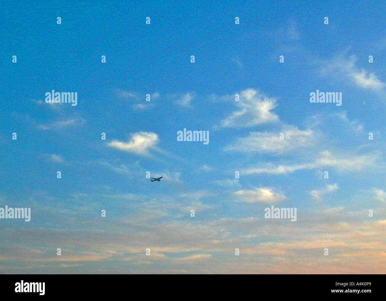 Airplane takeoff evening sky hi-res stock photography and images - Alamy