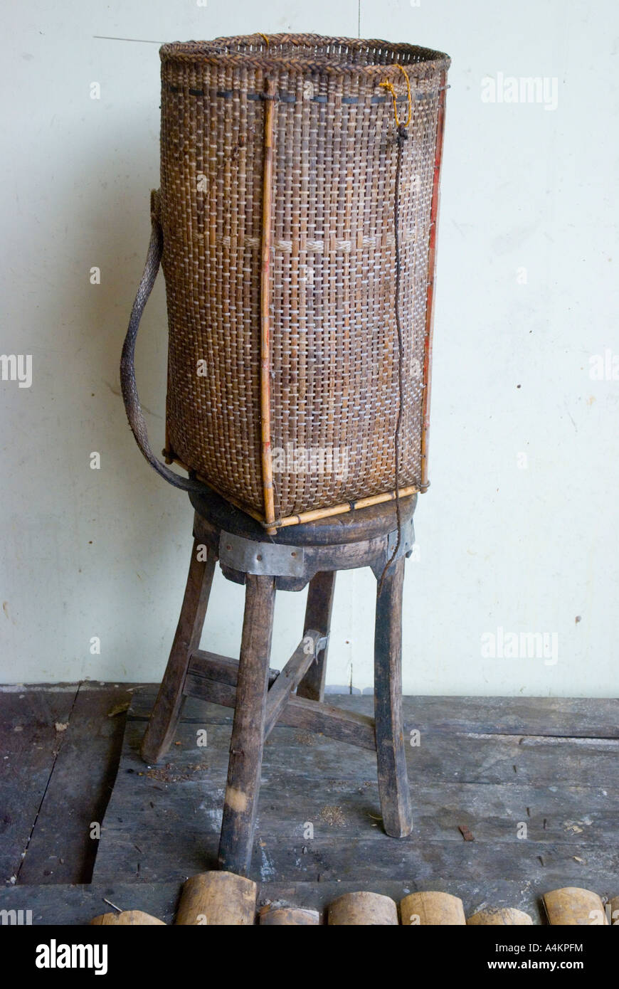 A traditional Bidayuh woven cane basket Stock Photo Alamy